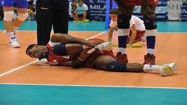 Image for How to Avoid Injury When Playing Volleyball Article