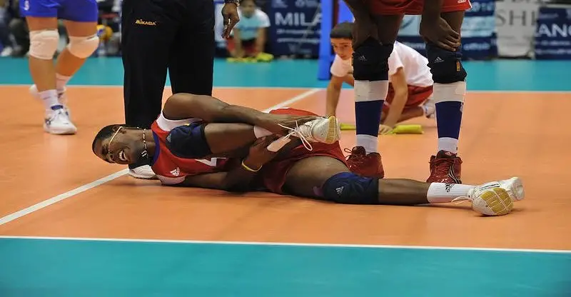 Image for How to Avoid Injury When Playing Volleyball Article