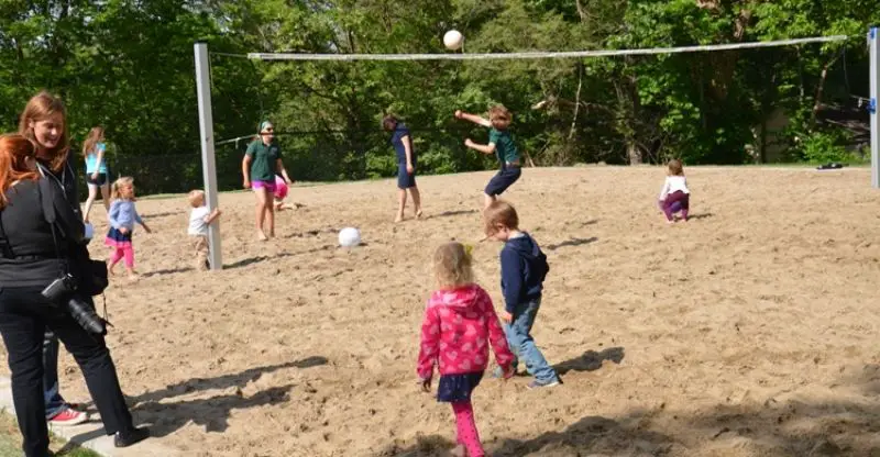 brookside park volleyball court in parks in Kansas city, Missouri